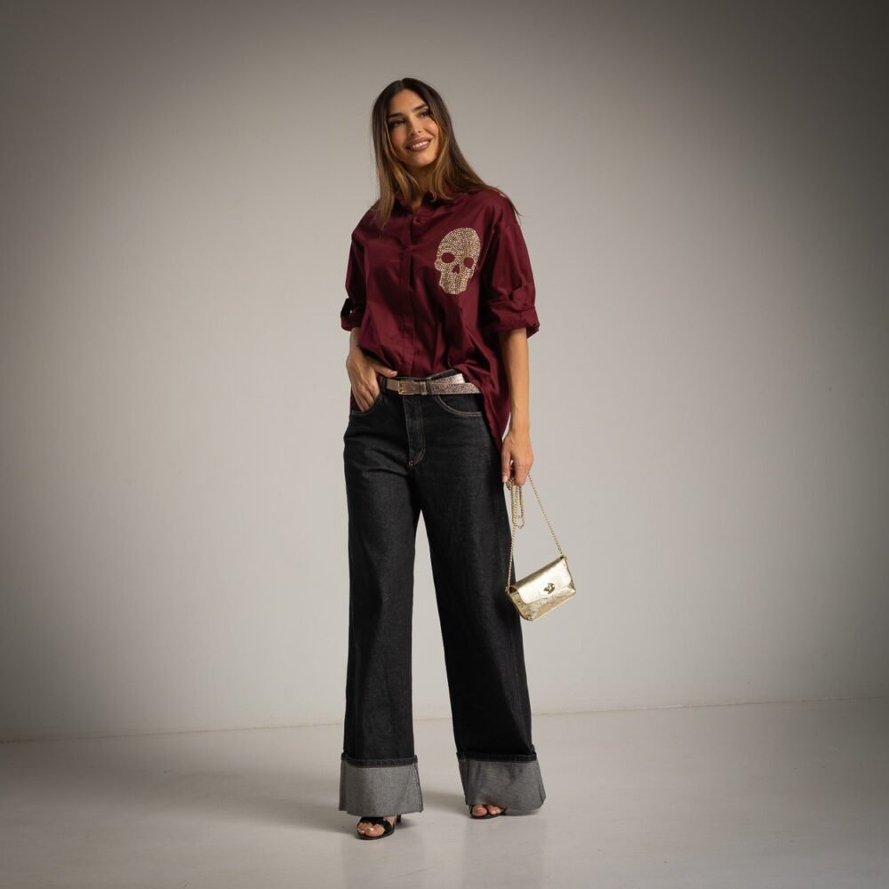 Stilius, kupinas paslapčių ir spindesio!