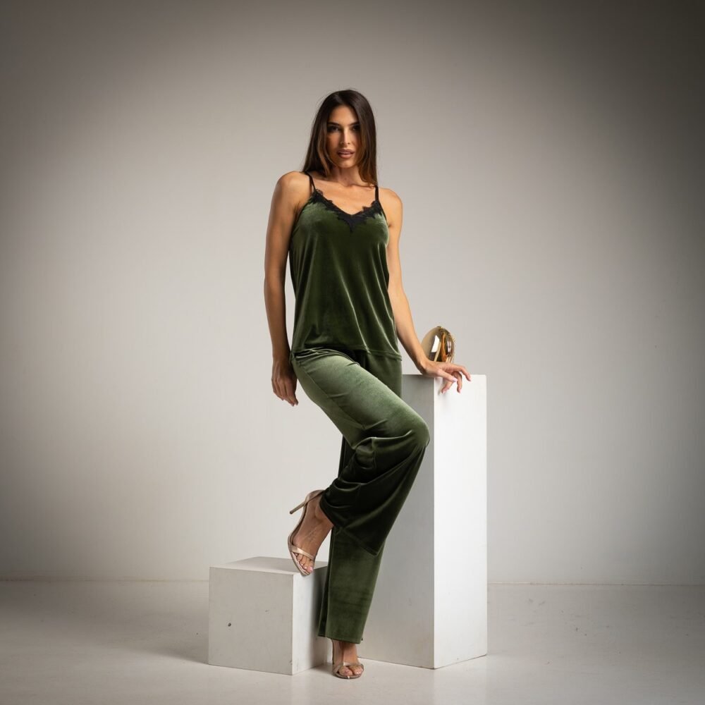 Palaidinė, žavingasis samaninė aksomo ir nėrinių topas!