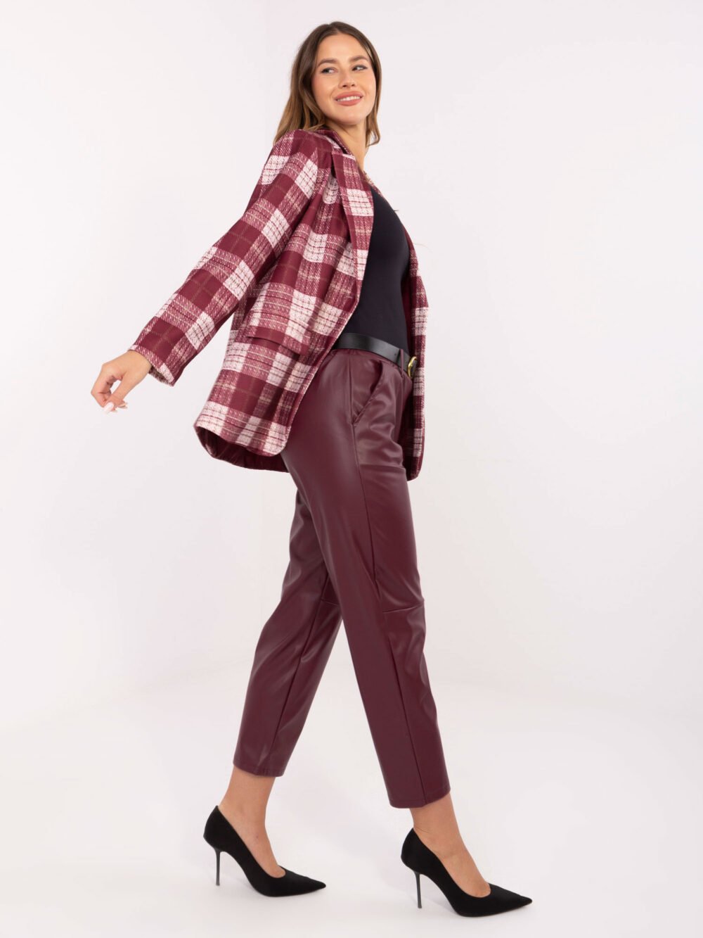 Subtilus kirpimas pabrėš jūsų figūrą!