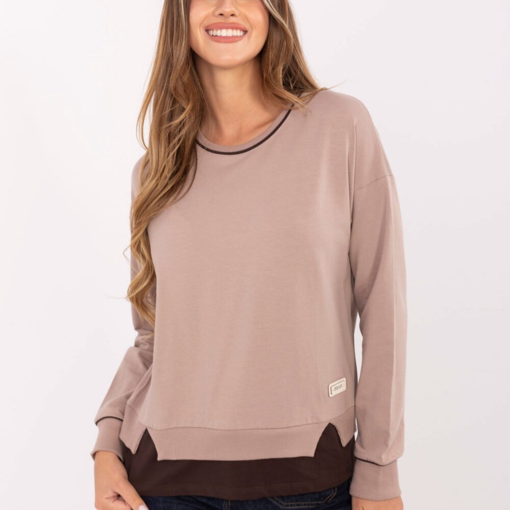 pol_pl_Ciemnobezowa-damska-bluza-o-luznym-kroju-414322_3 Apsigaubk švelnumu!