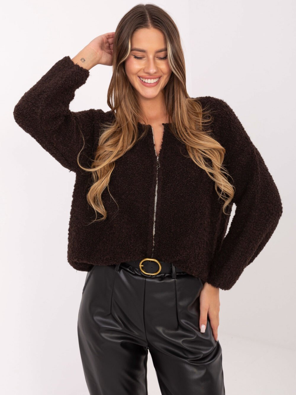 pol_pl_Czekoladowy-sweter-boucle-z-suwakiem-RUE-PARIS-414491_3 Leiskite pristatyti pūkuotą meilę iš pirmo žvilgsnio!