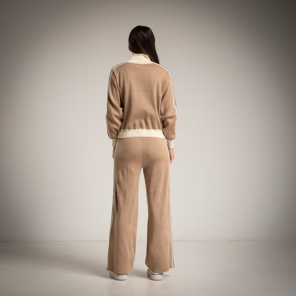 171759 Kakavos stilius ir nepriekaištingas komfortas.