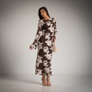 Žavinga suknelė, spindinti elegancija!