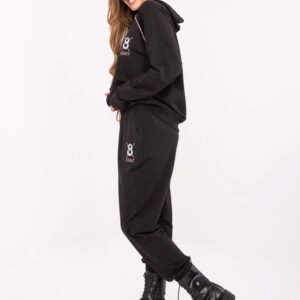 Tavo naujasis „EIGHT“ laisvalaikio kostiumėlis!