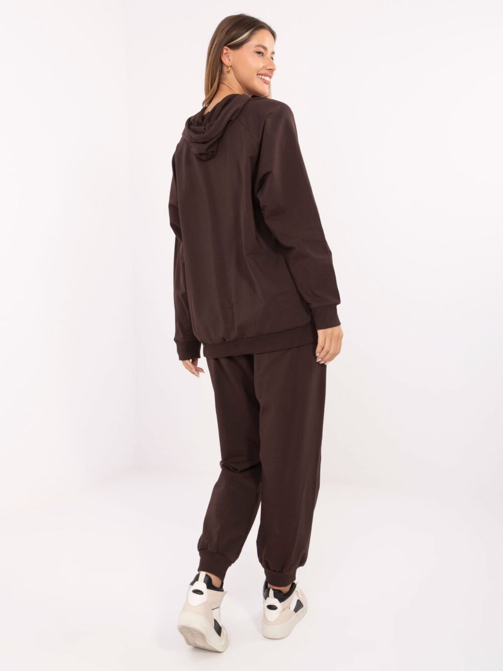 Tavo naujasis „EIGHT“ laisvalaikio kostiumėlis!