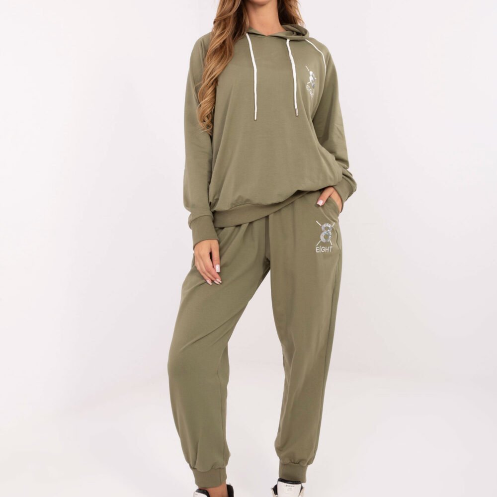 Tavo naujasis „EIGHT“ laisvalaikio kostiumėlis!