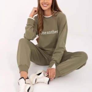 Paprasta ir stilinga laisvalaikio apranga!