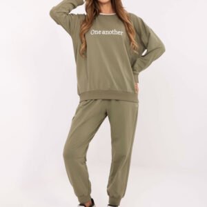 Paprasta ir stilinga laisvalaikio apranga!