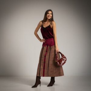 Palaidinė, žavingasis smaragdo aksomo ir nėrinių topas!