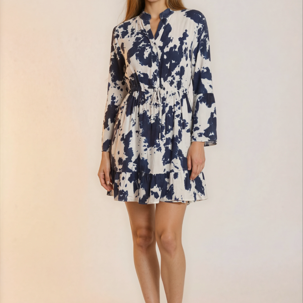 1000018716-women footwear 2_front-Nora-Warm Studio-2 Tamsiai mėlynų raštų suknelė su raukiniais.