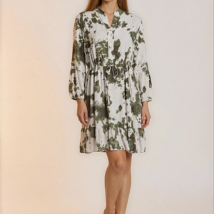 Chaki spalvos raštų  suknelė su raukiniais.