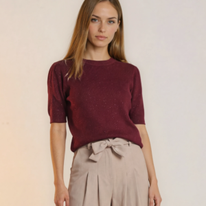 Plačios klasikinio stiliaus kelnės.