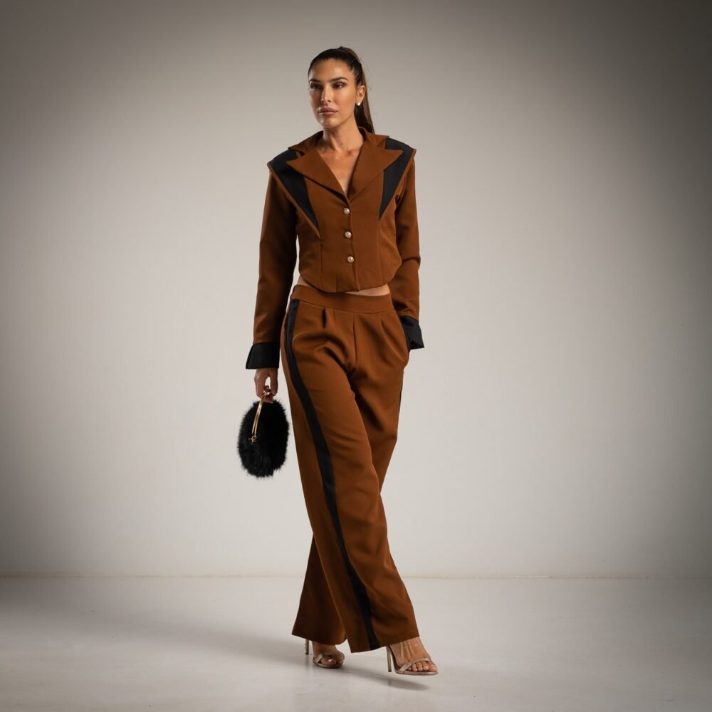 169773 Modernus Dviejų Dalių Kostiumėlis.