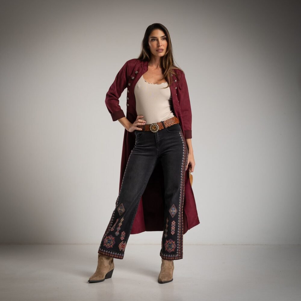 Išskirtinis  ilgas švarkas.