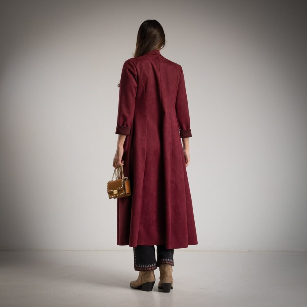 Išskirtinis  ilgas švarkas.