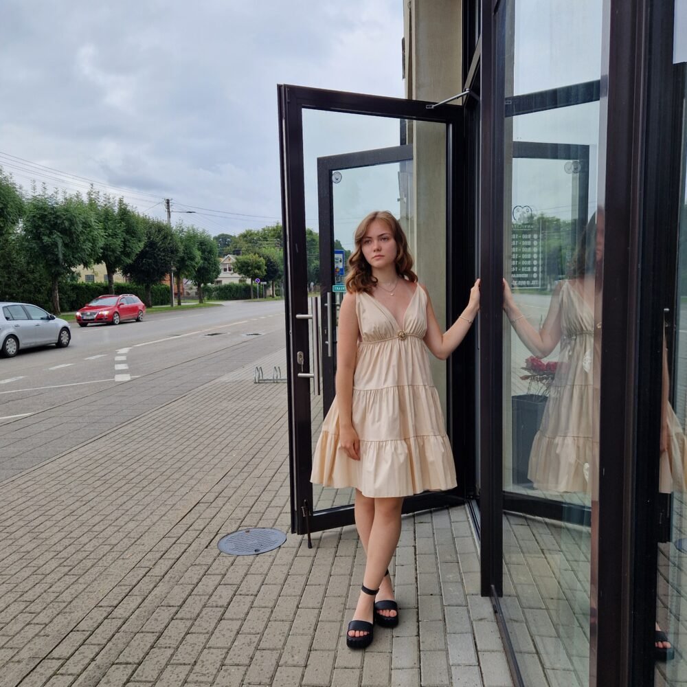 Suknelė su petnešėlėmis ,,Mėnulis ir saulė''.