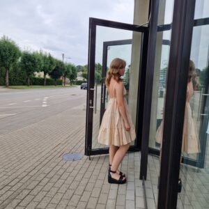 Suknelė su petnešėlėmis ,,Mėnulis ir saulė''.