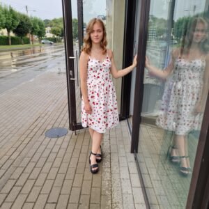 Suknelė su petnešėlėmis ,,Rožytė''.