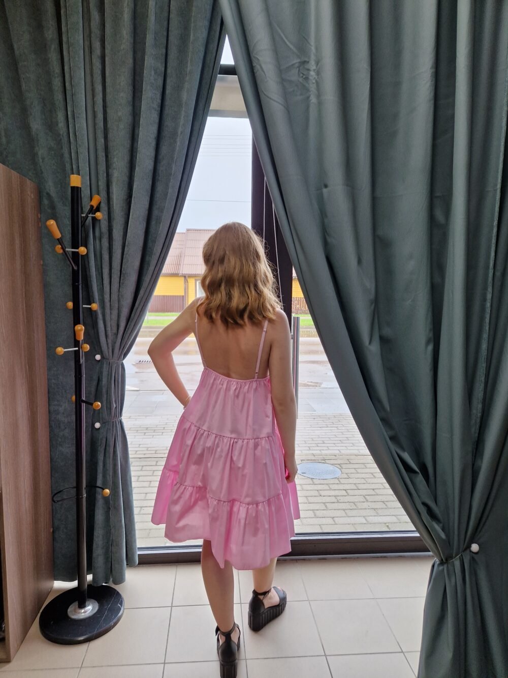 Suknelė su petnešėlėmis ,,Mėnulis ir saulė''.