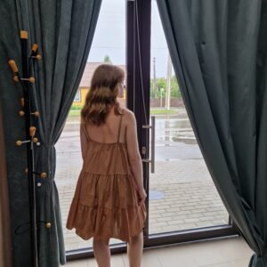 Suknelė su petnešėlėmis ,,Mėnulis ir saulė''.
