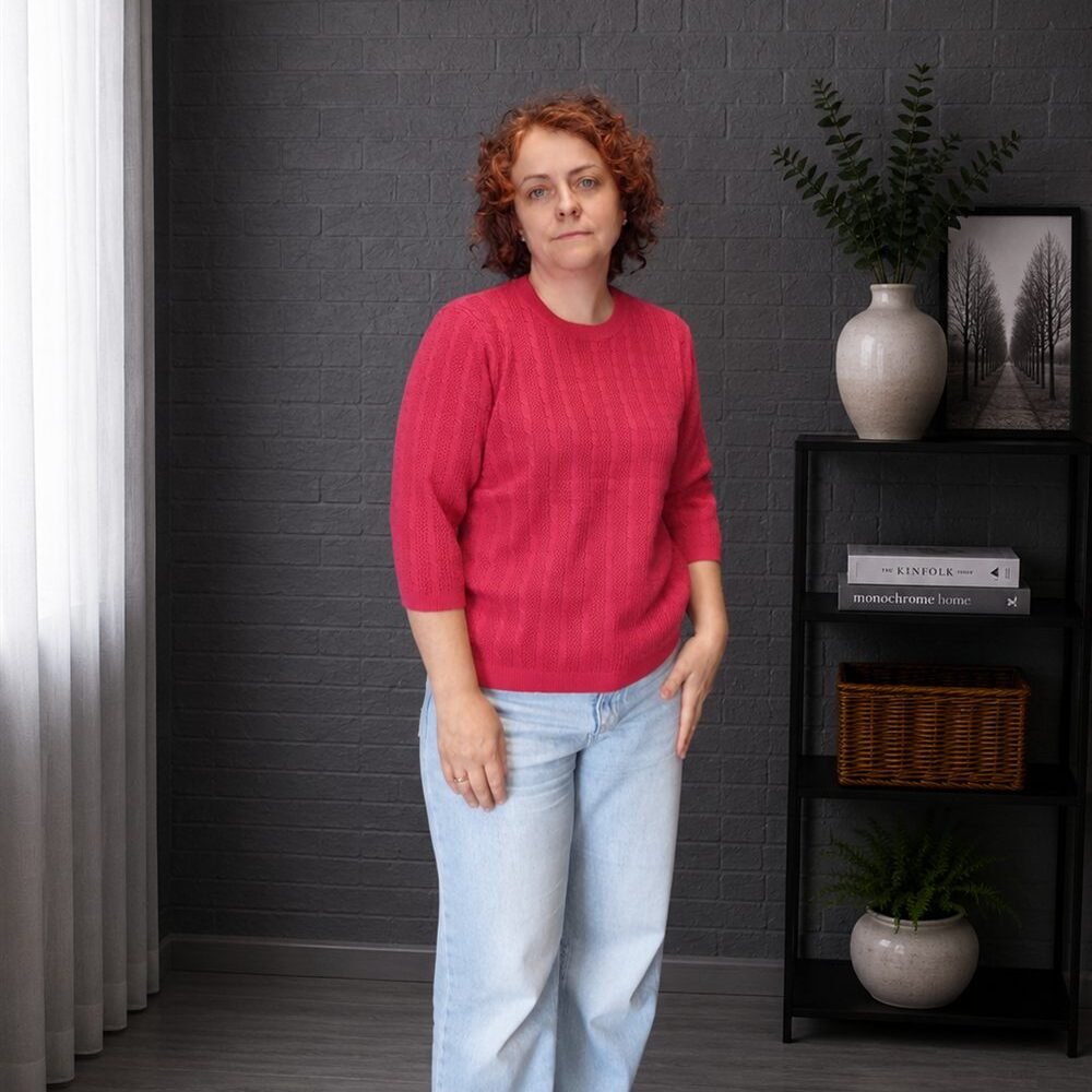Avietinė ažūrinė megzta palaidinė su angora, vaizdas iš priekio
