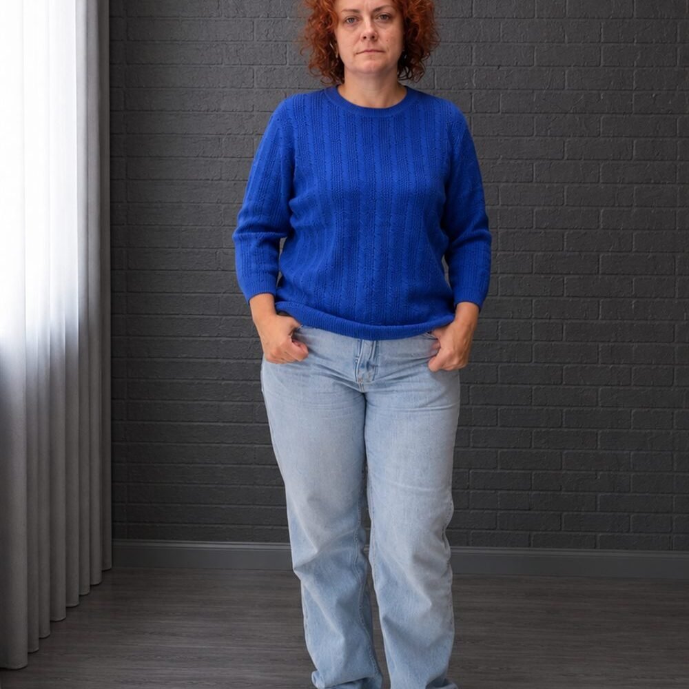 Sodri mėlyna ažūrinė megzta palaidinė su angora, vaizdas iš priekio
