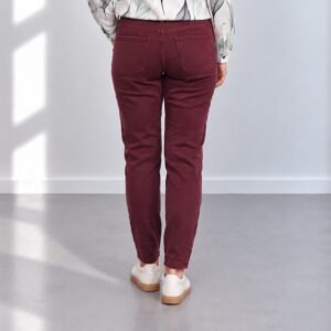 Bordo spalvos Mom Fit džinsai, vaizdas iš nugaros